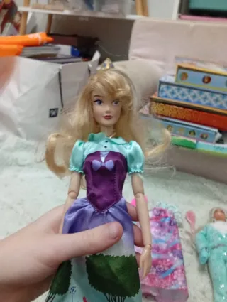 Muñeca Cenicienta Disney Princess con 2 vestidos
