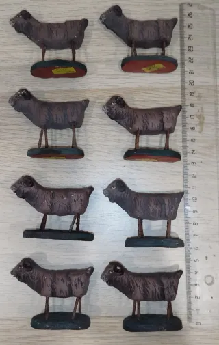 Lote 8 figuras Belén cabras