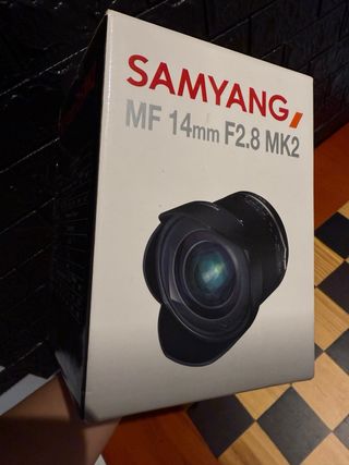 Objetivo Samyang 14mm F2.8