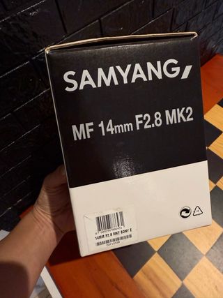 Objetivo Samyang 14mm F2.8