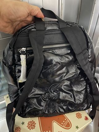 Mochila Desigual acolchada negra