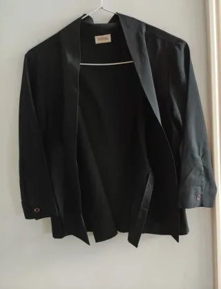 Blusa negra con lazo,Stefanel.