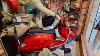 Vespa 125 GTS Roja