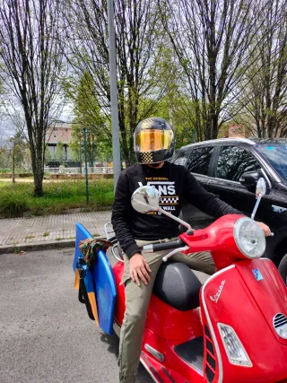 Vespa 125 GTS Roja
