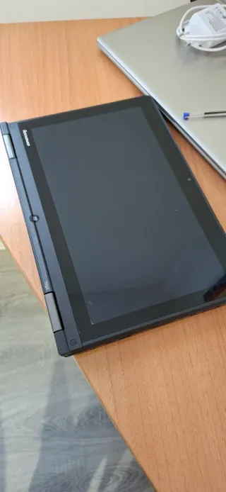 Lenovo 2 en 1 Táctil