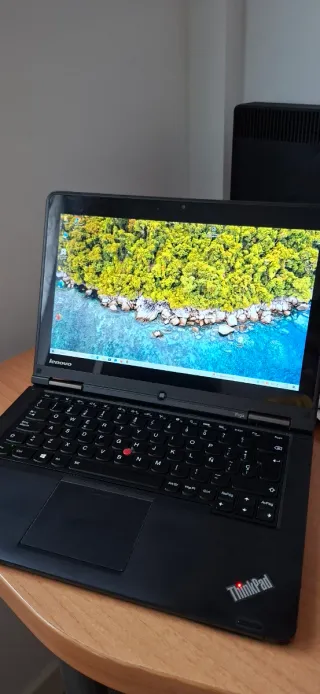 Lenovo 2 en 1 Táctil