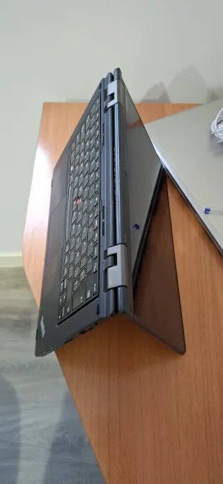 Lenovo 2 en 1 Táctil