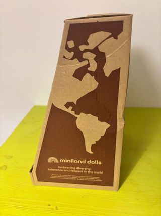 Muñeca Miniland con ropa