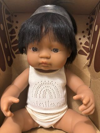 Muñeca Miniland con ropa