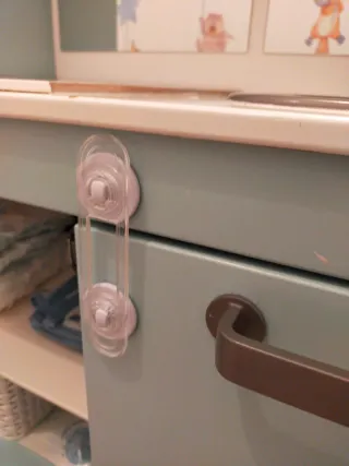 Lavabo Montessori con agua corriente