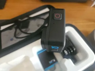 GoPro Hero 10 + 4 batterie e stazione