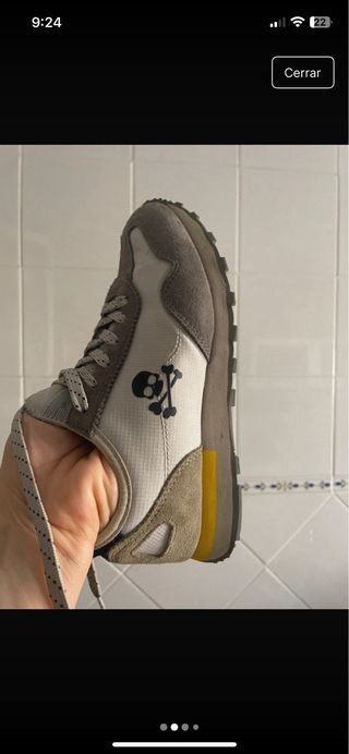 Zapatillas Scalpers grises y blancas