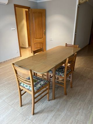 Mesa cocina extensible y 4 sillas