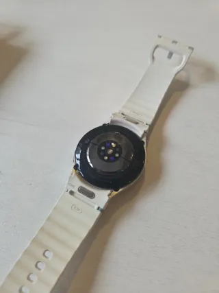 Samsung Galaxy Watch 7 - Dorado/Blanco