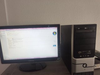 Monitor TV Samsung Full HD y plataforma monitor