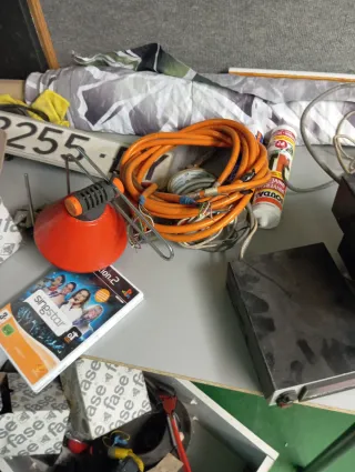 Material eléctrico: enchufes, magnetotérmico