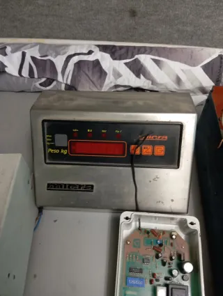 Material eléctrico: enchufes, magnetotérmico