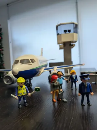 Avión comercial Playmobil con figuras