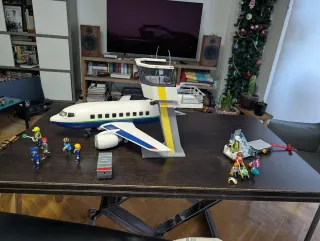 Avión comercial Playmobil con figuras