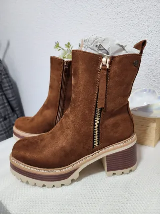 Lindos Botines ( hay varias tallas)