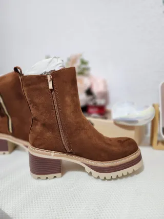 Lindos Botines ( hay varias tallas)