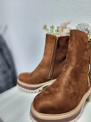 Lindos Botines ( hay varias tallas)