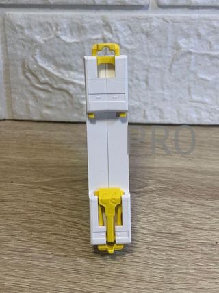 Schneider Electric R9PSC2 Resi9 Conmutador