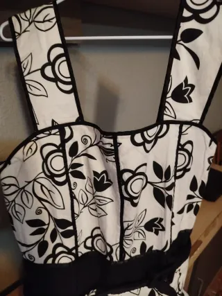 Vestido Negro y Blanco Flores Niña