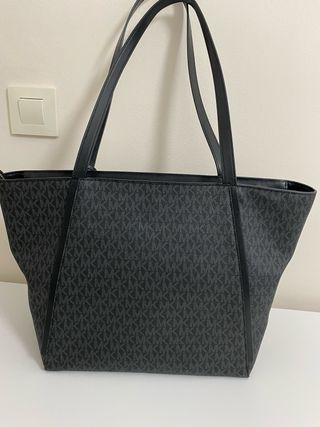 Bolso Tote Michael Kors Negro y plateado