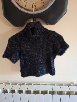 Maglietta elegante nera con fili argentati