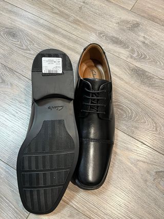Zapatos de vestir Clarks negros