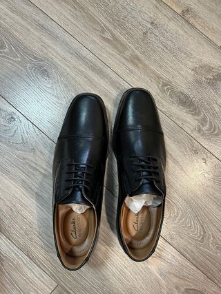Zapatos de vestir Clarks negros