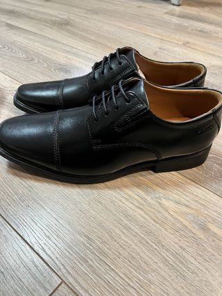 Zapatos de vestir Clarks negros