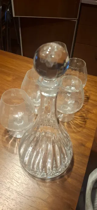 Juego de 6 copas de coñac y decantador