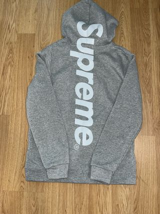 Sudadera Supreme Gris con Logo Vertical