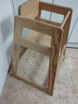 Trona de madera para bebé