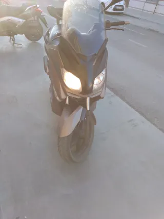 Yamaha X max 250