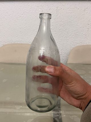 Bottiglie di Liquore Pisco e Resol