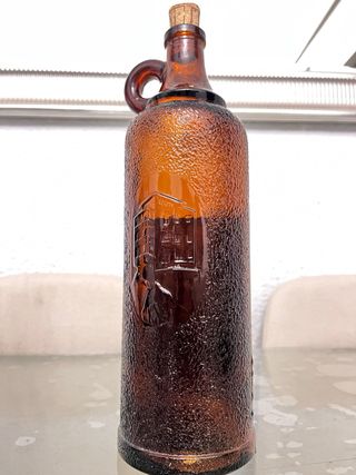 Bottiglie di Liquore Pisco e Resol