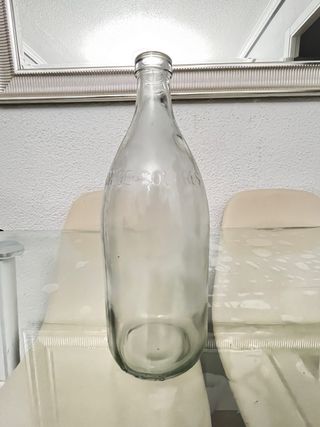 Bottiglie di Liquore Pisco e Resol