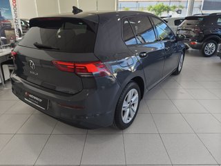 Volkswagen Golf 2023 TSI 110CV