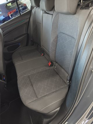 Volkswagen Golf 2023 TSI 110CV