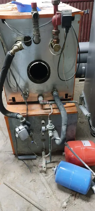 Caldera Gasoleo Wolf y Depósito Gasóleo