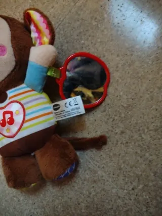 Mono de peluche musical para bebé