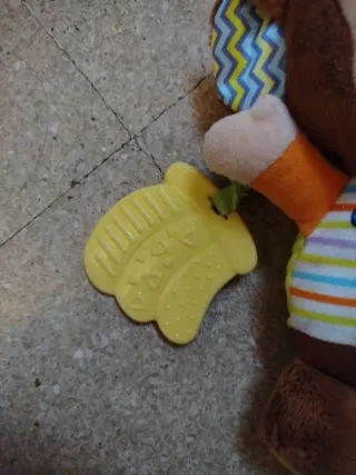 Mono de peluche musical para bebé