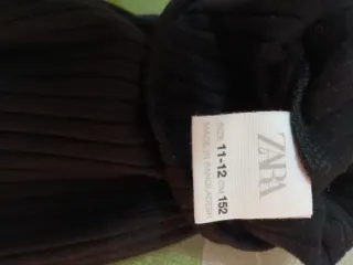 Jersey negro cuello alto