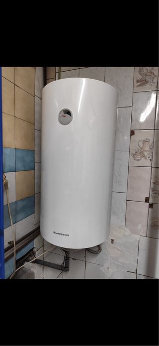 Termo Ariston blanco