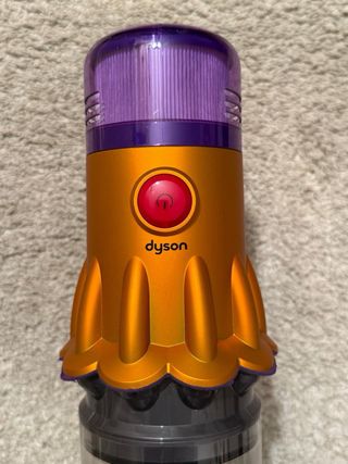 Aspirador Dyson con accesorios