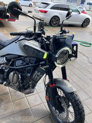 Husqvarna Svartpilen 125