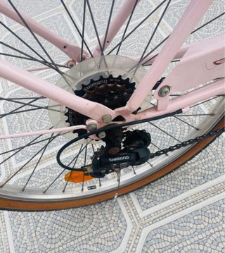 Bicicleta rosa niña con cesta